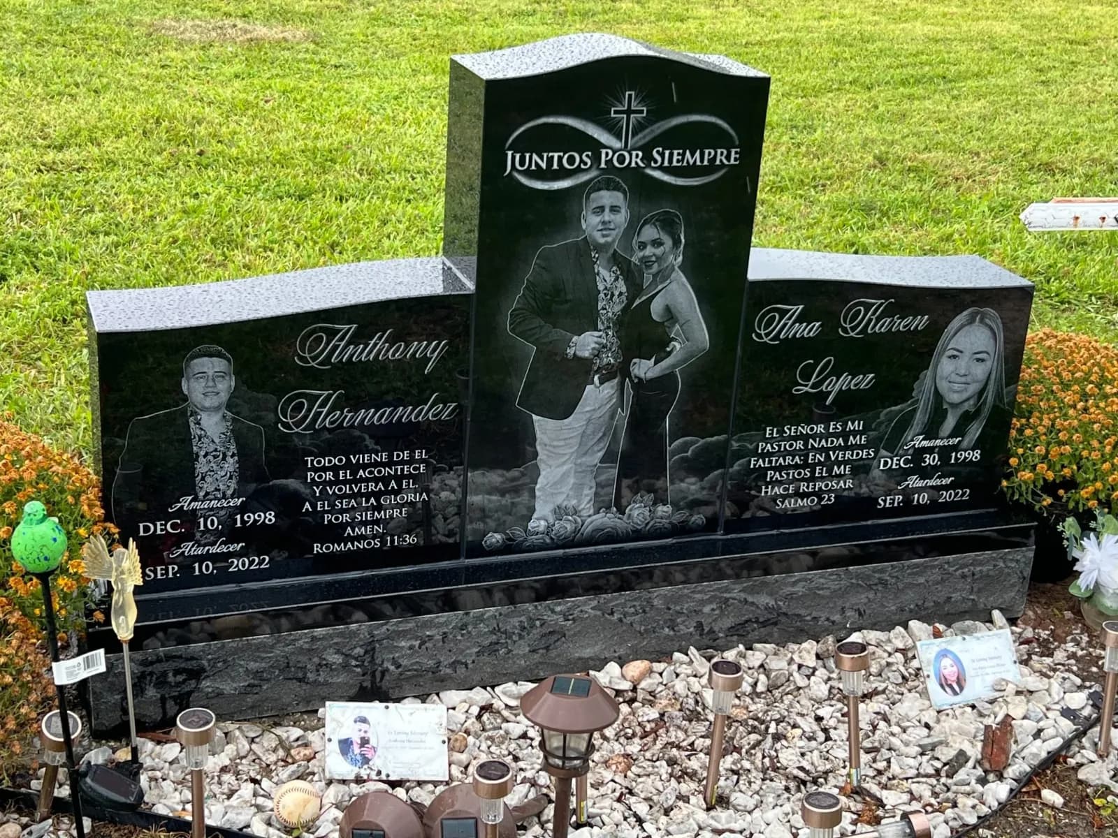 Hernandez and Lopez family memorial by Citizen Memorials